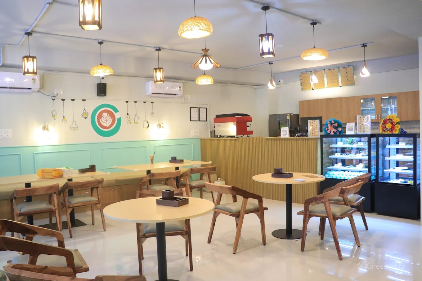 Café Aroma Express interior